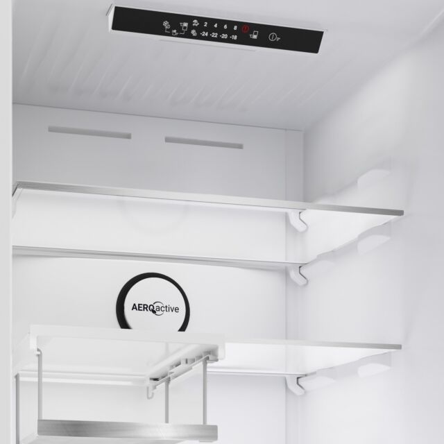 Blomberg KND24692V Vitamincare+ H192 W59.7 D66.3 50/50 Total No Frost Combi Fridge Freezer - White