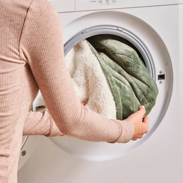 Morphy Richards 610001 EverCosy Fleece Electric Heated Throw (Small) Olivine