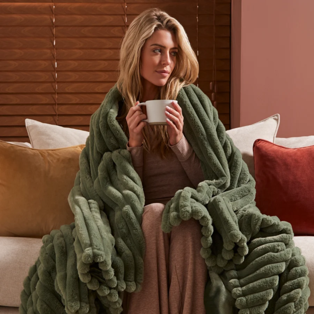 Morphy Richards 610101 EverCosy Luxury Striped Fleece Electric Heated Throw (Small)